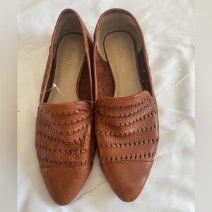 Essex Lane Brown Flats